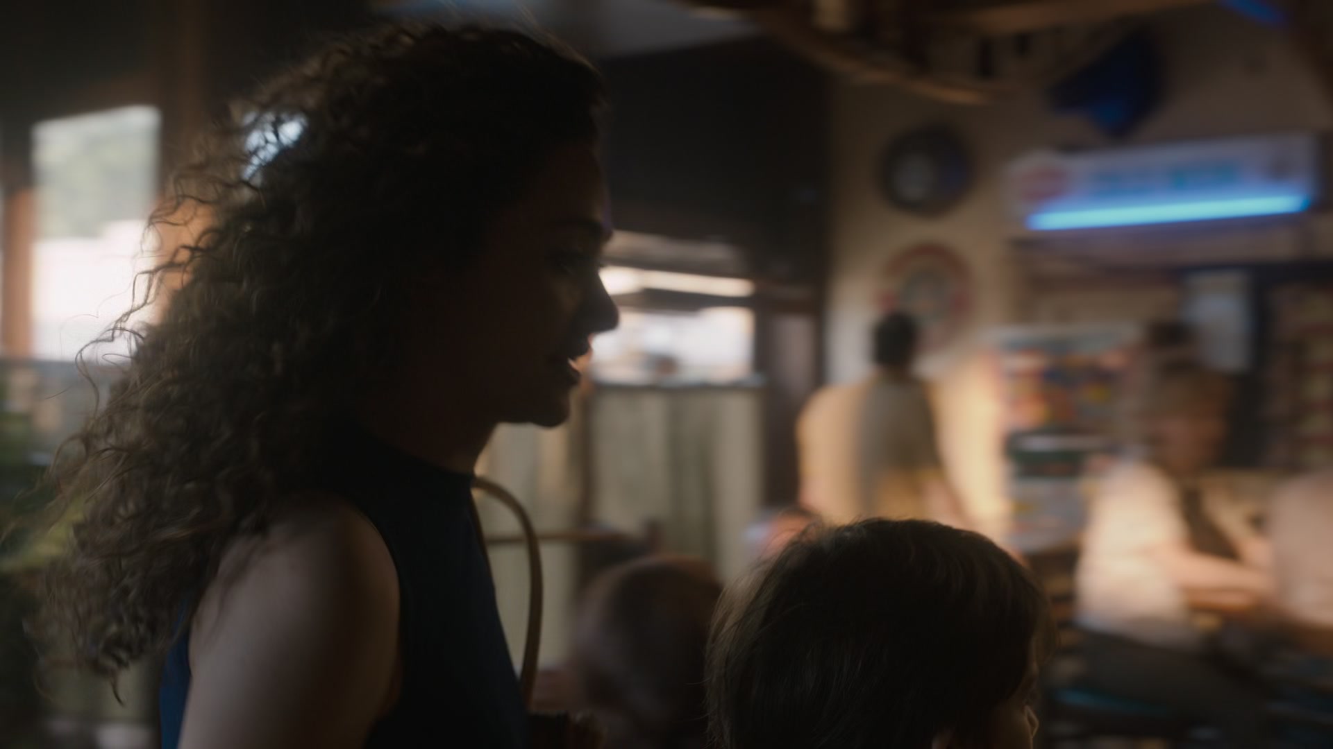 The_Crowded_Room_S01E05_Savior_1080p_ERW_001831.jpg