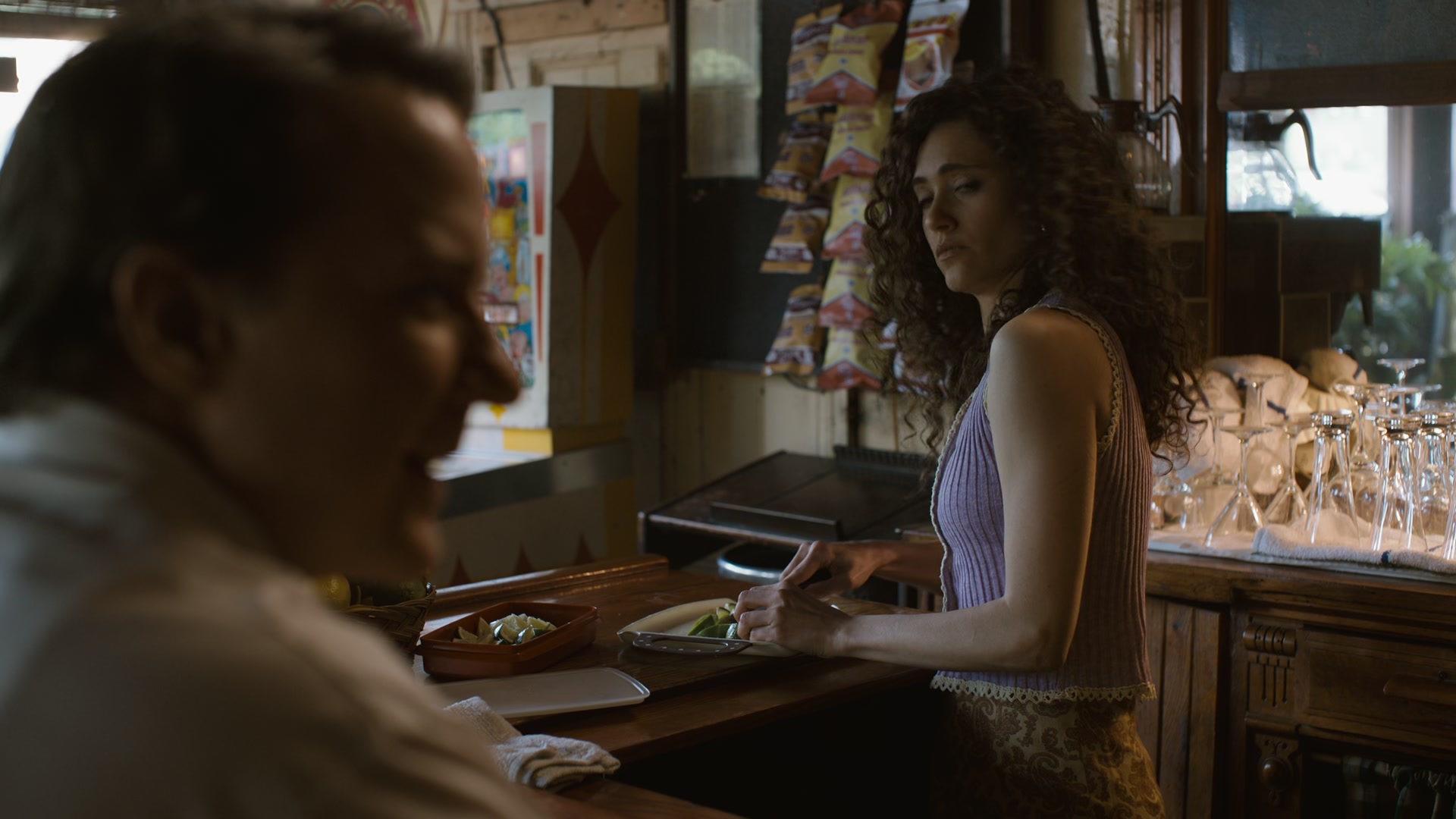 The_Crowded_Room_S01E05_Savior_1080p_ERW_003234.jpg
