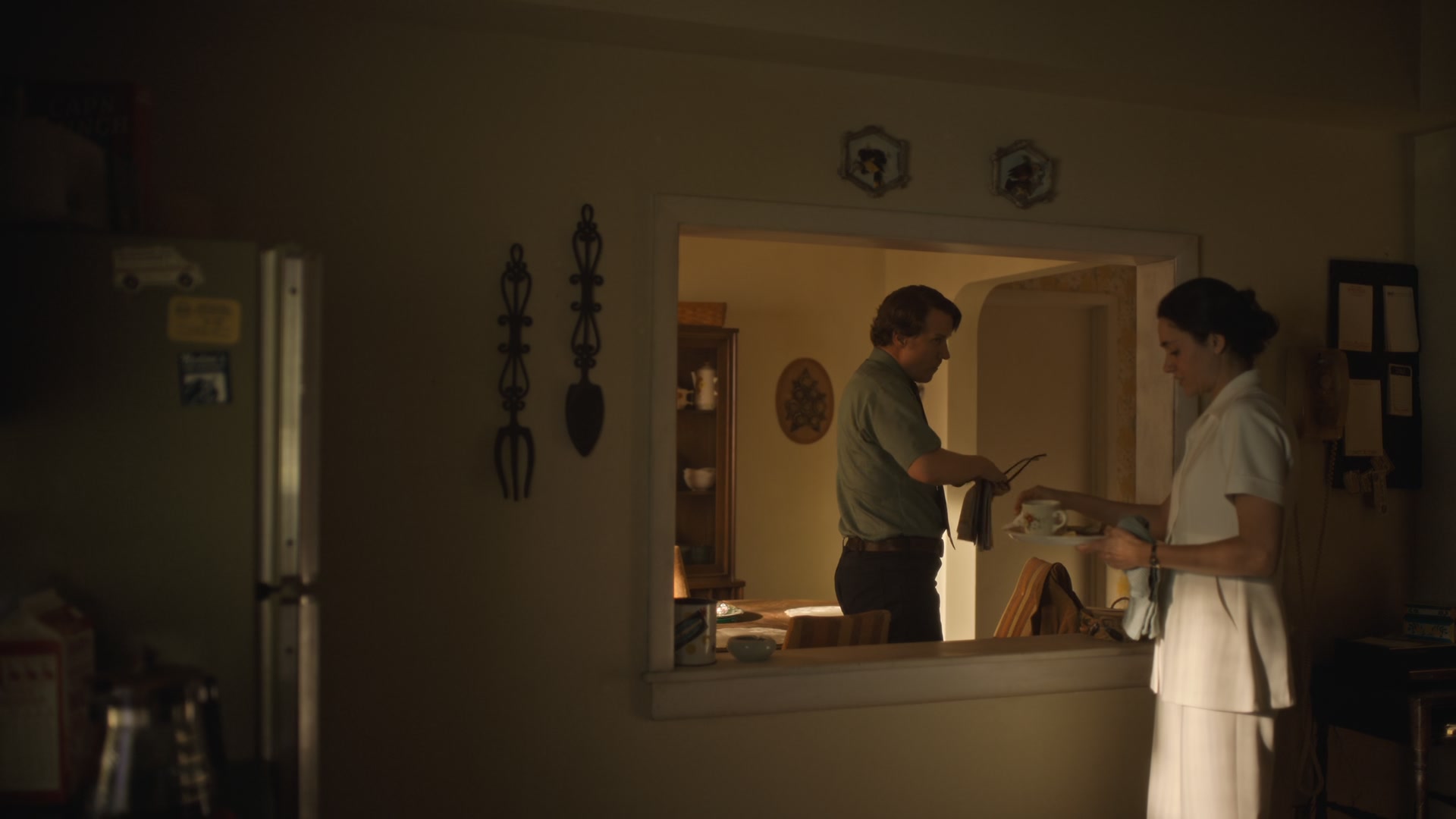 The_Crowded_Room_S01E09__Family_1080p_ERW_000079.jpg