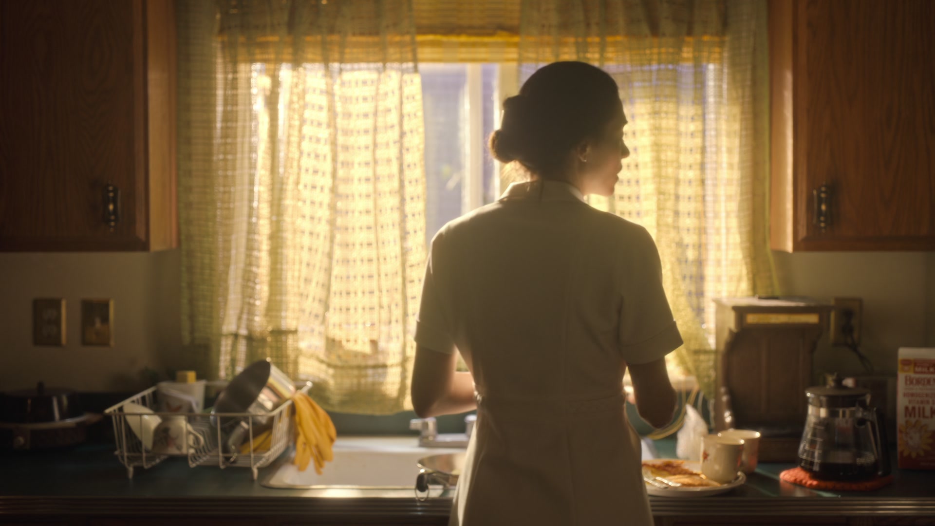 The_Crowded_Room_S01E09__Family_1080p_ERW_000098.jpg