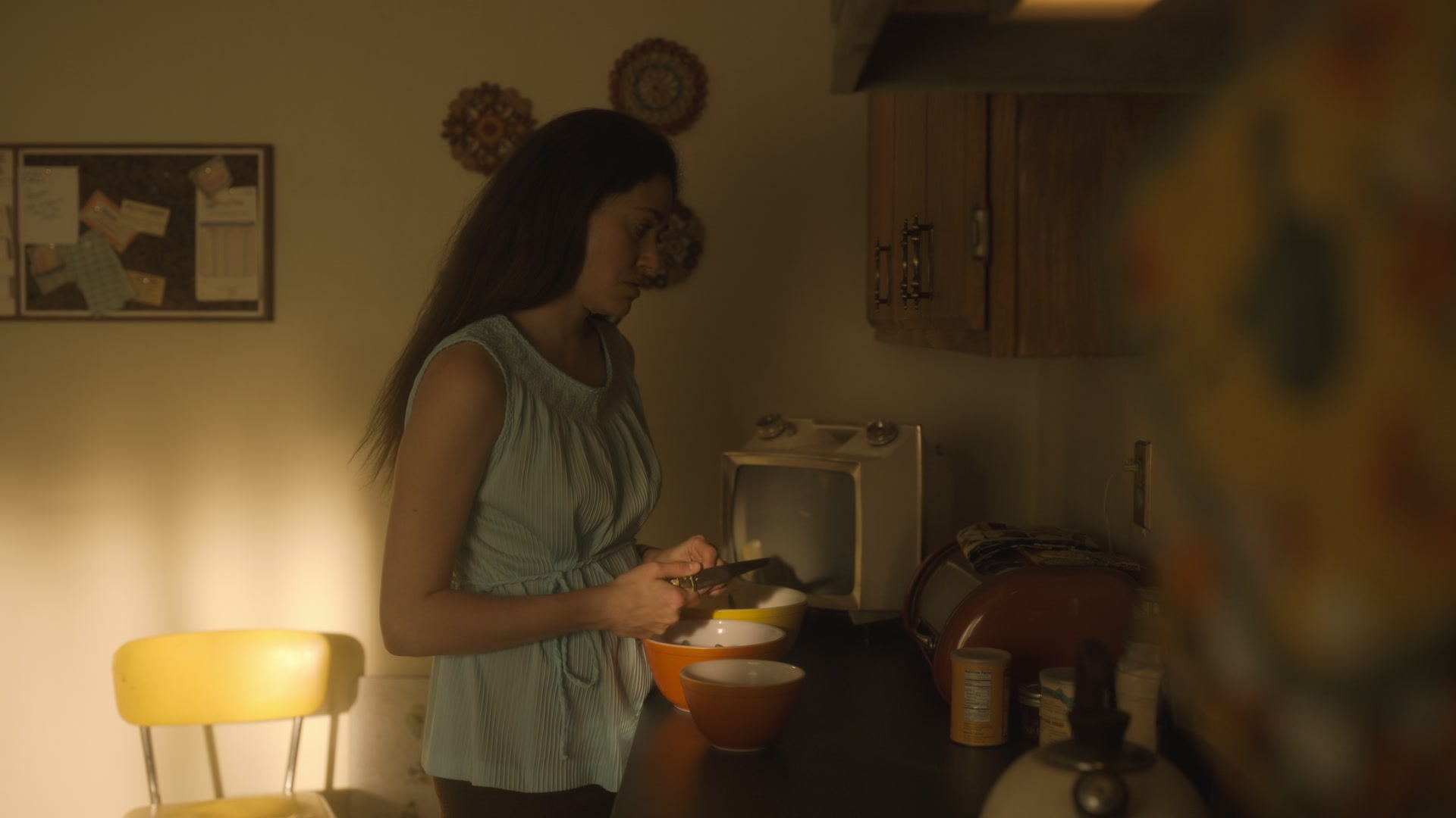 The_Crowded_Room_S01E09__Family_1080p_ERW_002585.jpg