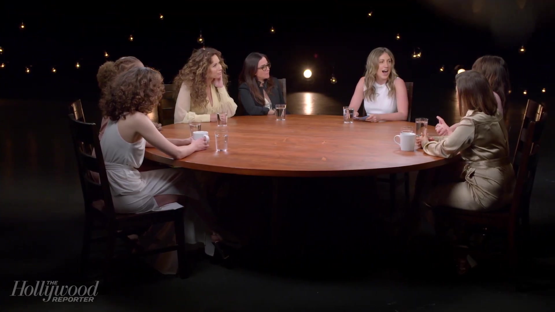 emmyrossumweb_comedyactressroundtable_hollywoodreporter17_000021.jpg
