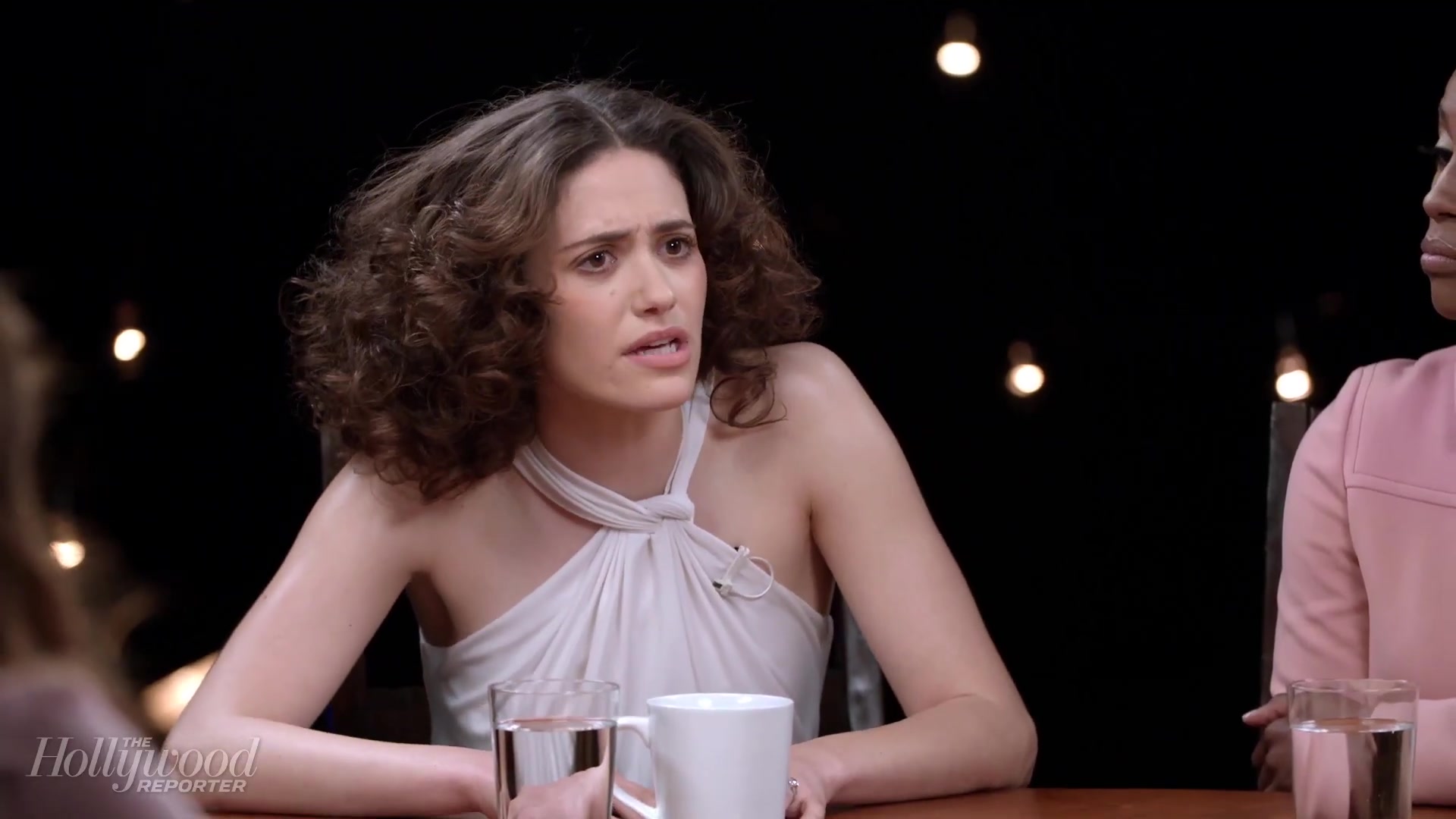 emmyrossumweb_comedyactressroundtable_hollywoodreporter17_000568.jpg