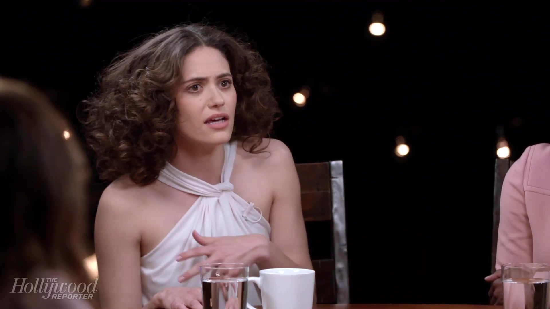 emmyrossumweb_comedyactressroundtable_hollywoodreporter17_000599.jpg