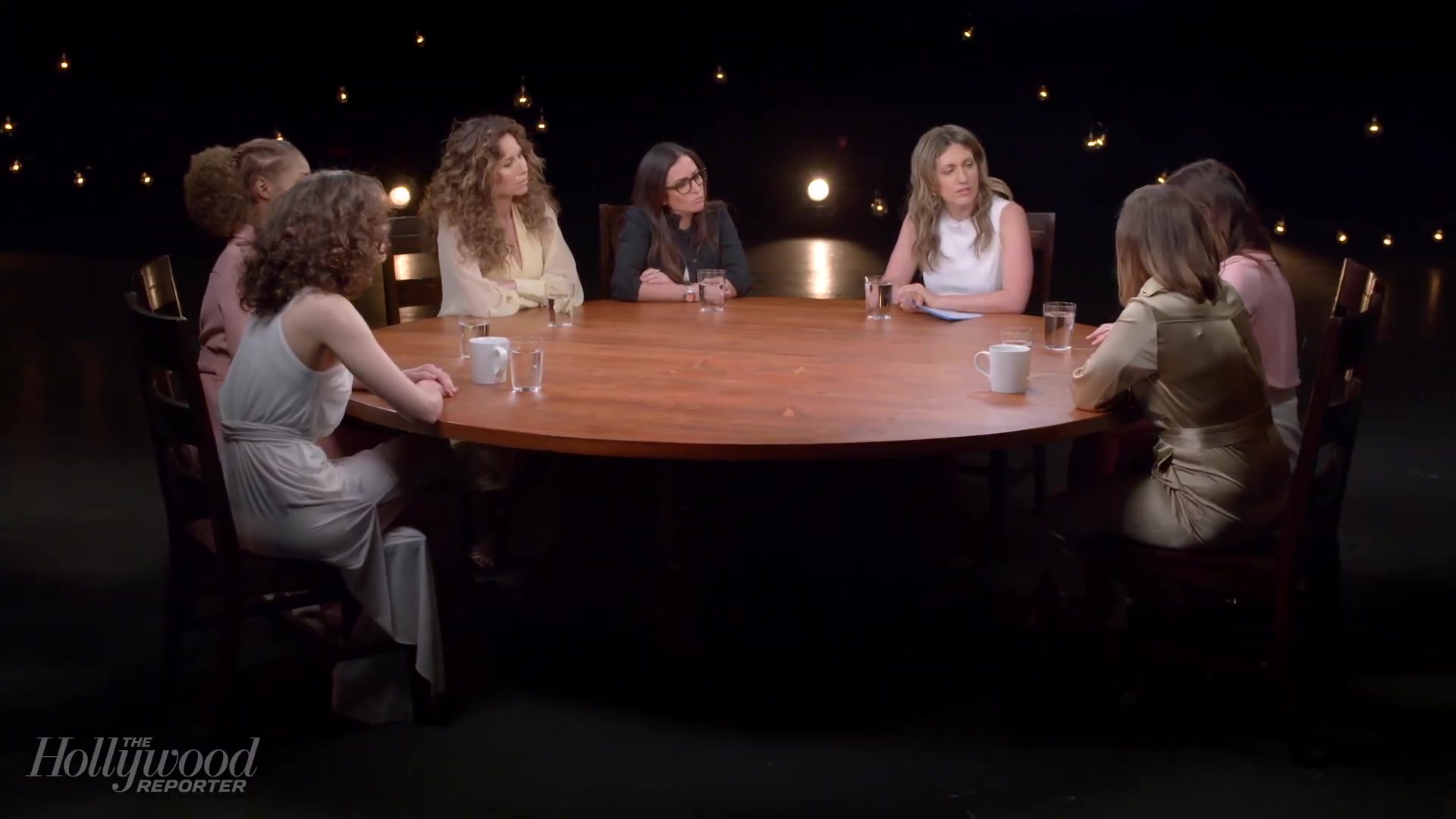 emmyrossumweb_comedyactressroundtable_hollywoodreporter17_000836.jpg
