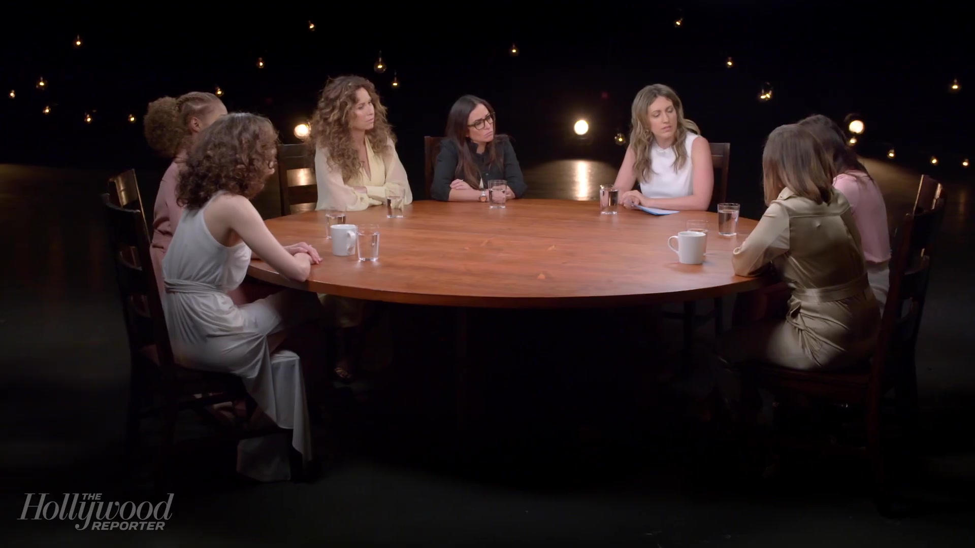 emmyrossumweb_comedyactressroundtable_hollywoodreporter17_000837.jpg