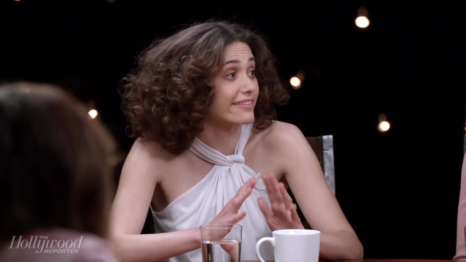 emmyrossumweb_comedyactressroundtable_hollywoodreporter17_001083.jpg