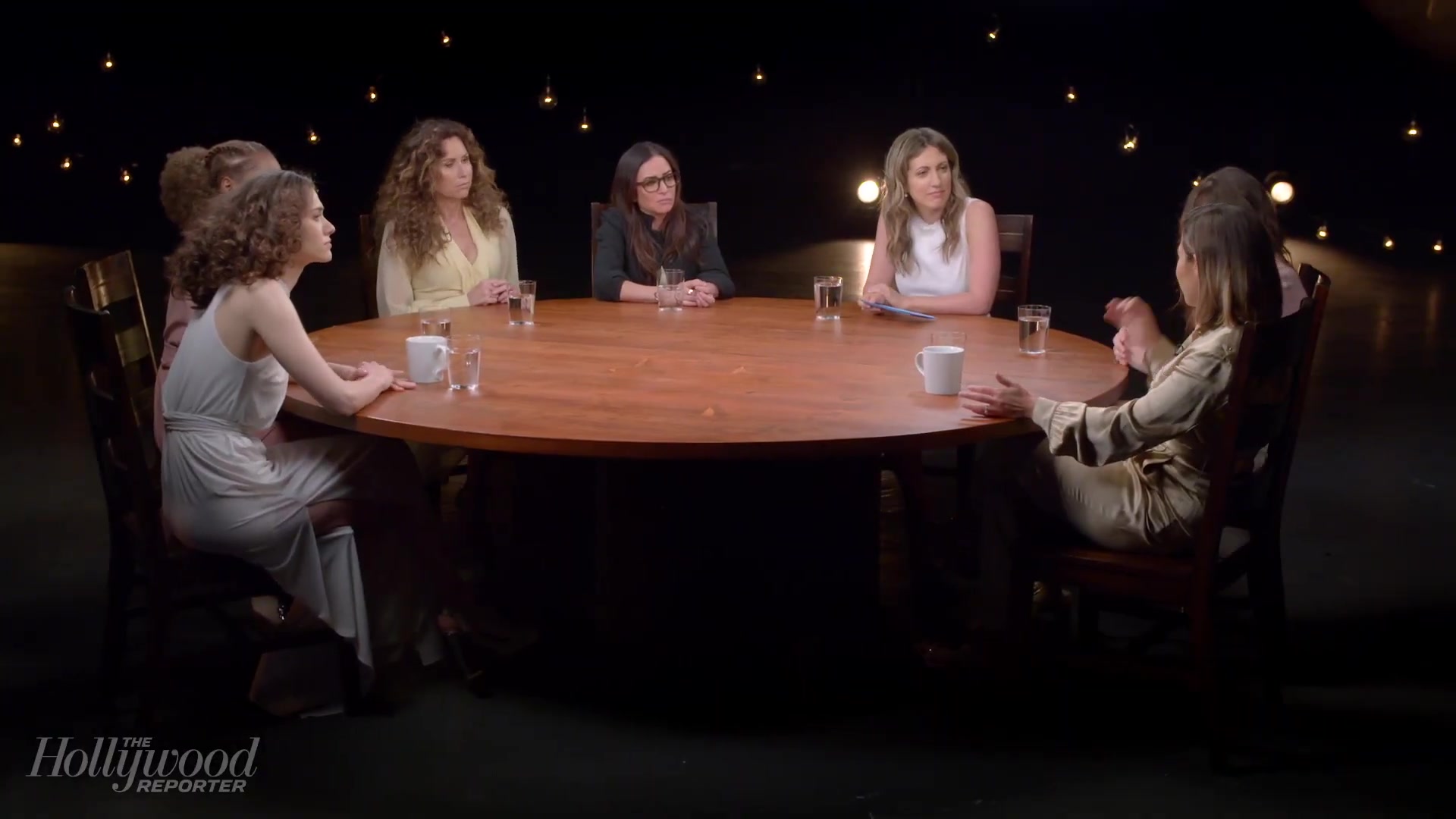 emmyrossumweb_comedyactressroundtable_hollywoodreporter17_001405.jpg