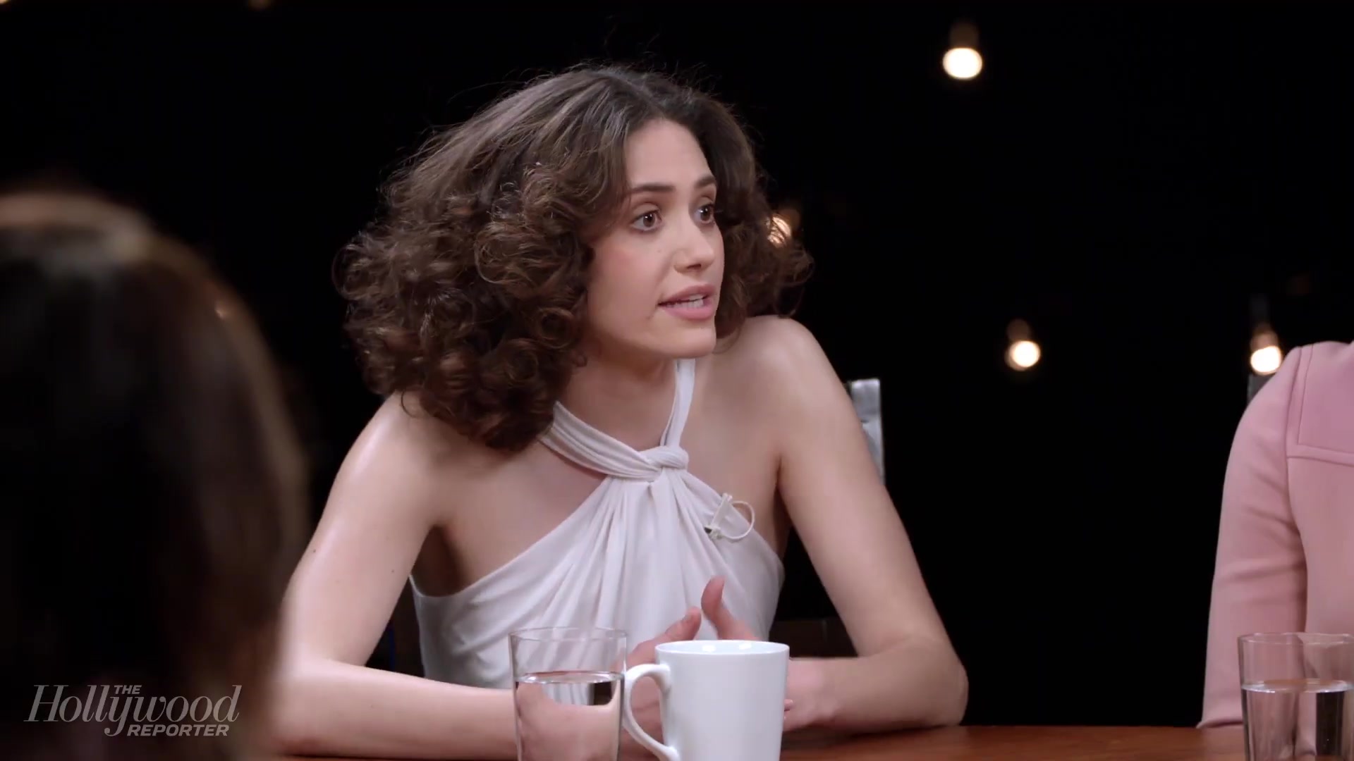 emmyrossumweb_comedyactressroundtable_hollywoodreporter17_001487.jpg