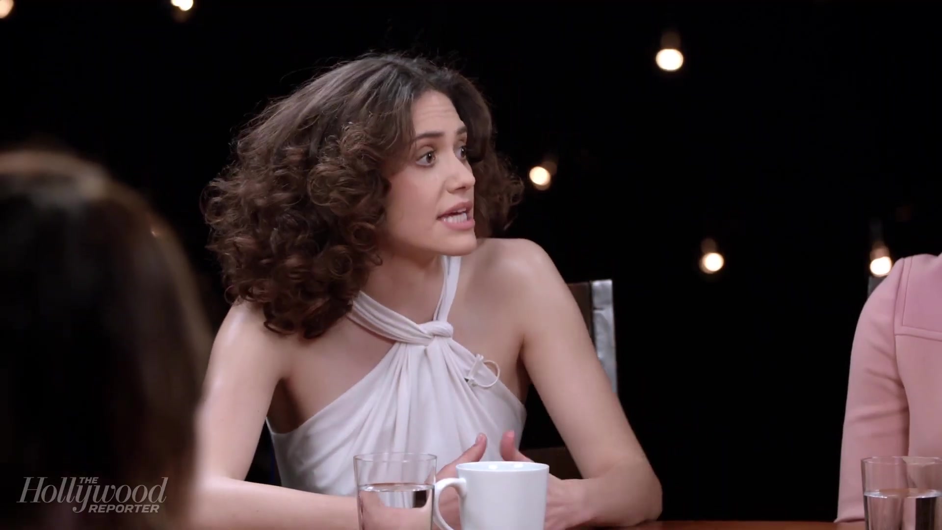 emmyrossumweb_comedyactressroundtable_hollywoodreporter17_001488.jpg