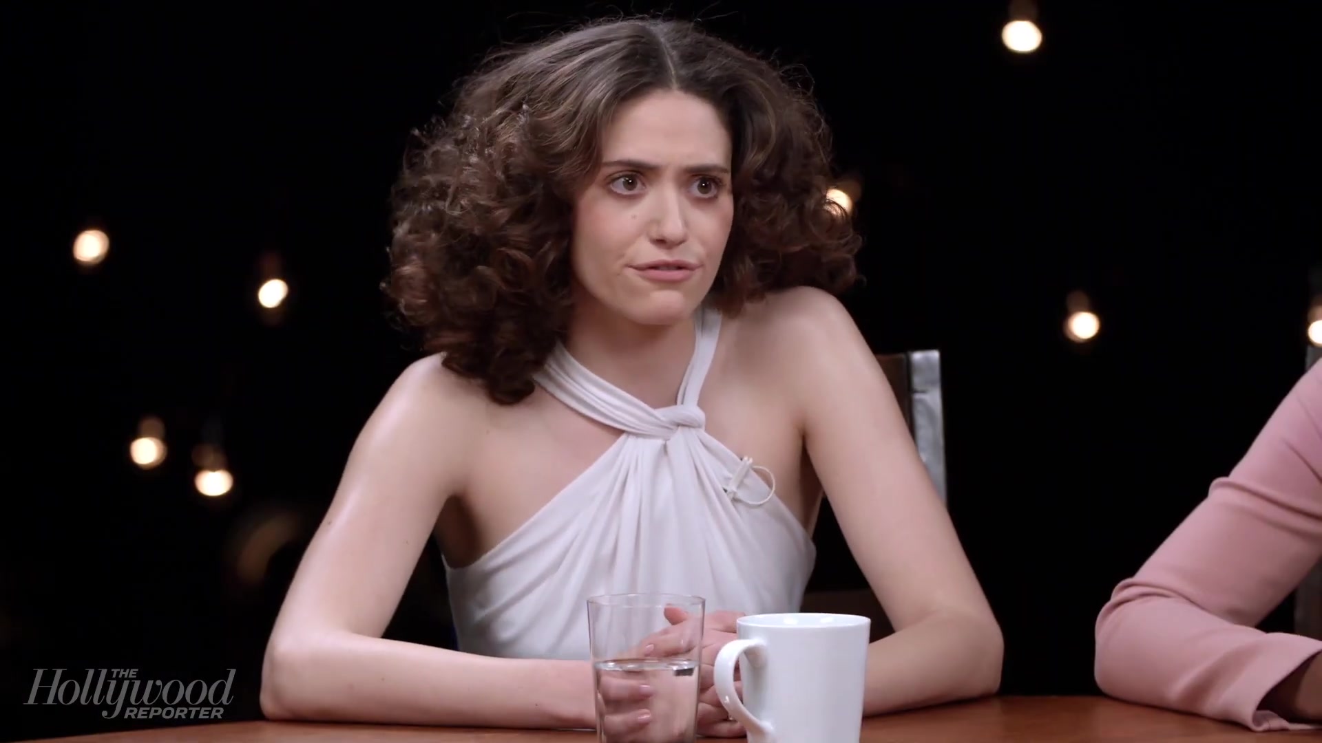 emmyrossumweb_comedyactressroundtable_hollywoodreporter17_002011.jpg