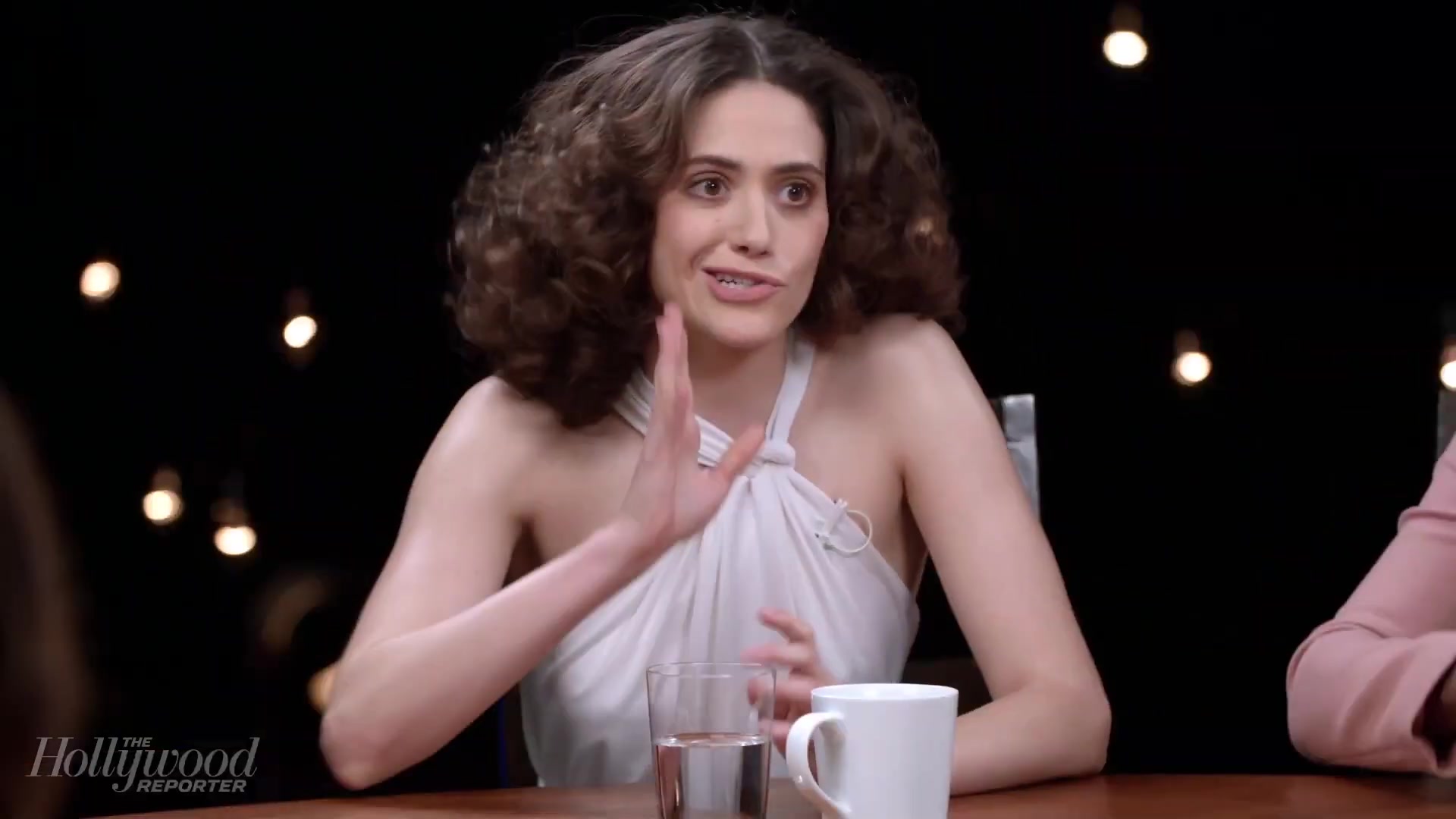 emmyrossumweb_comedyactressroundtable_hollywoodreporter17_002016.jpg
