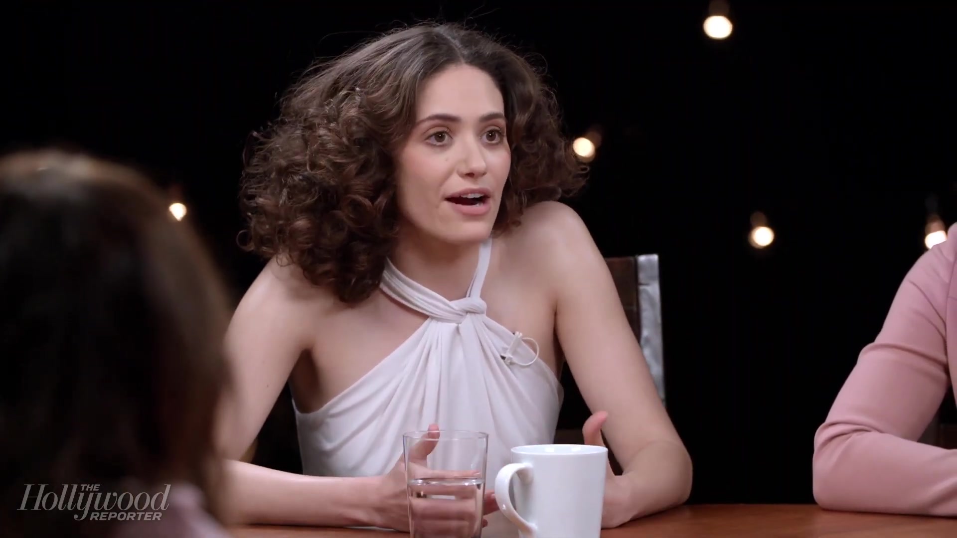emmyrossumweb_comedyactressroundtable_hollywoodreporter17_002039.jpg