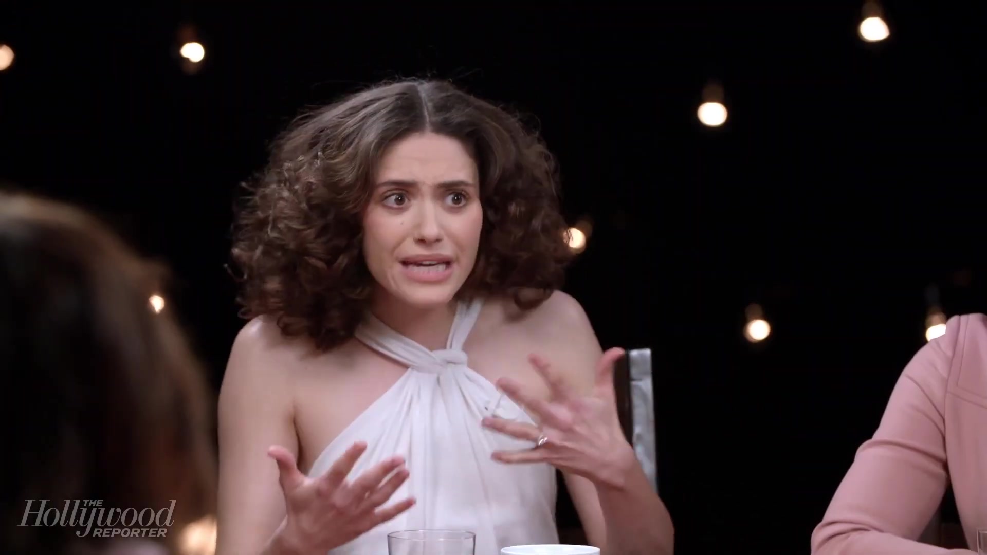 emmyrossumweb_comedyactressroundtable_hollywoodreporter17_002075.jpg