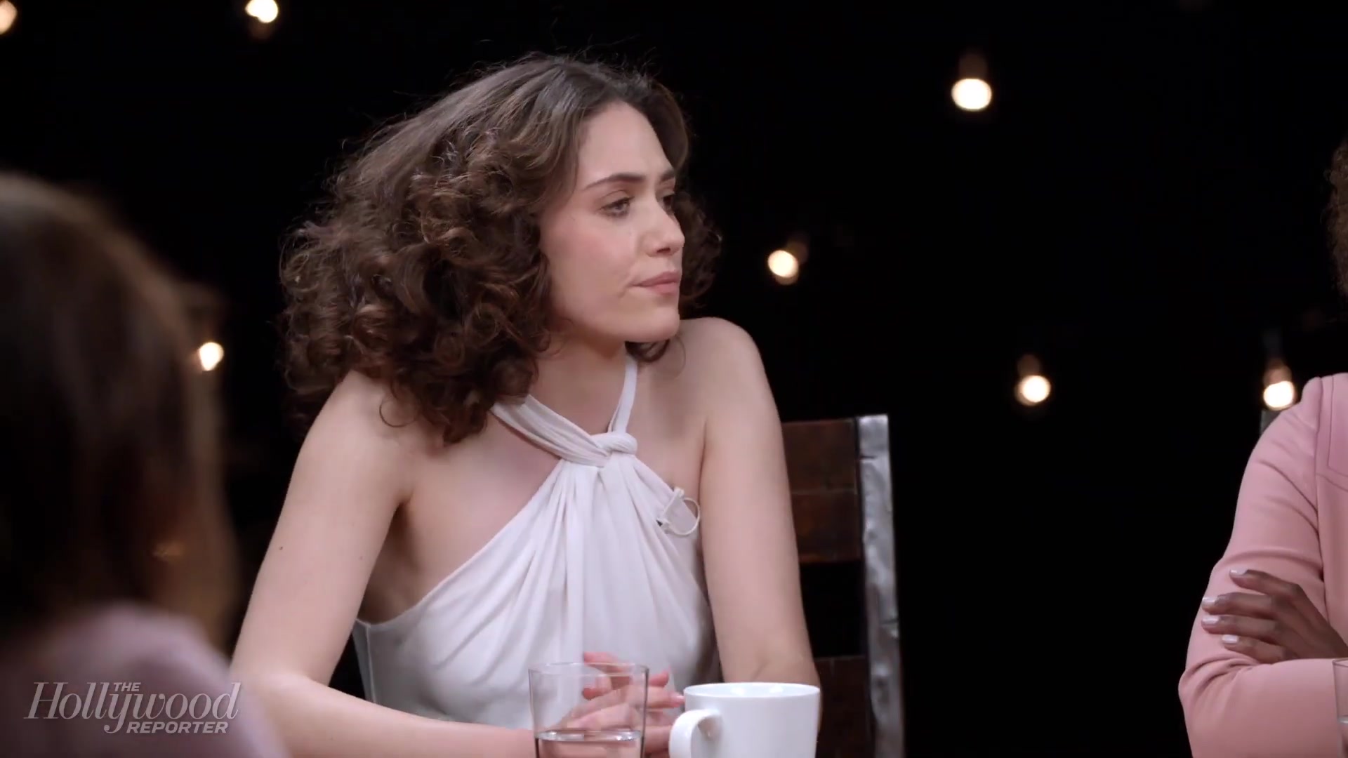emmyrossumweb_comedyactressroundtable_hollywoodreporter17_002120.jpg