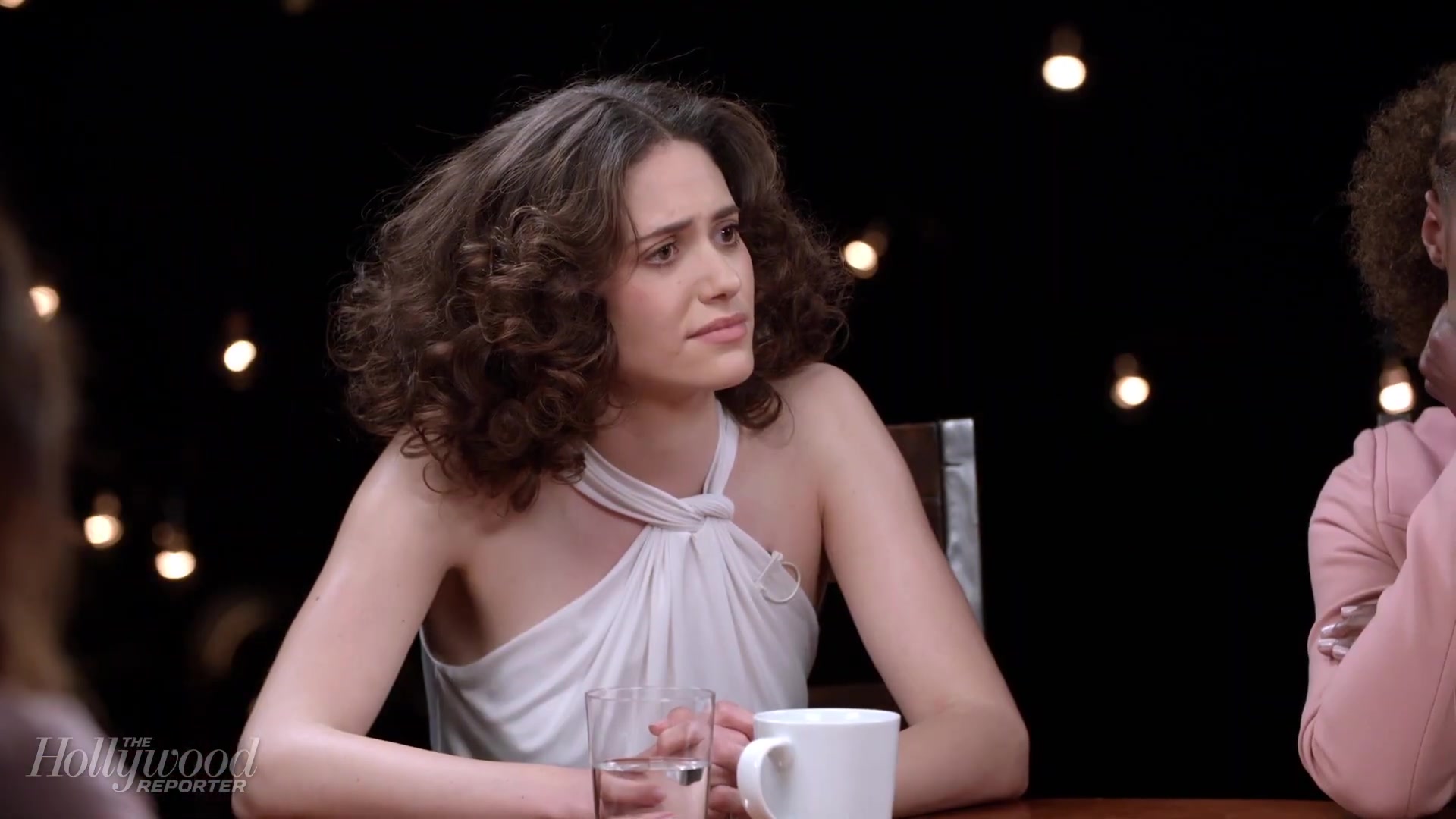 emmyrossumweb_comedyactressroundtable_hollywoodreporter17_002129.jpg