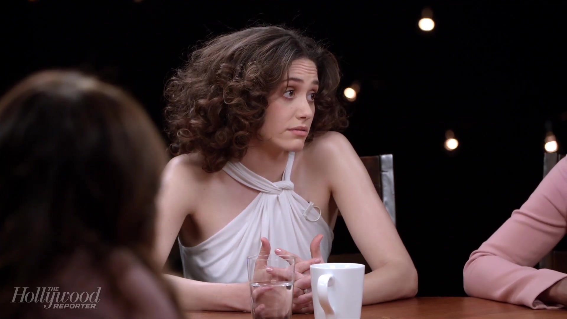 emmyrossumweb_comedyactressroundtable_hollywoodreporter17_002341.jpg