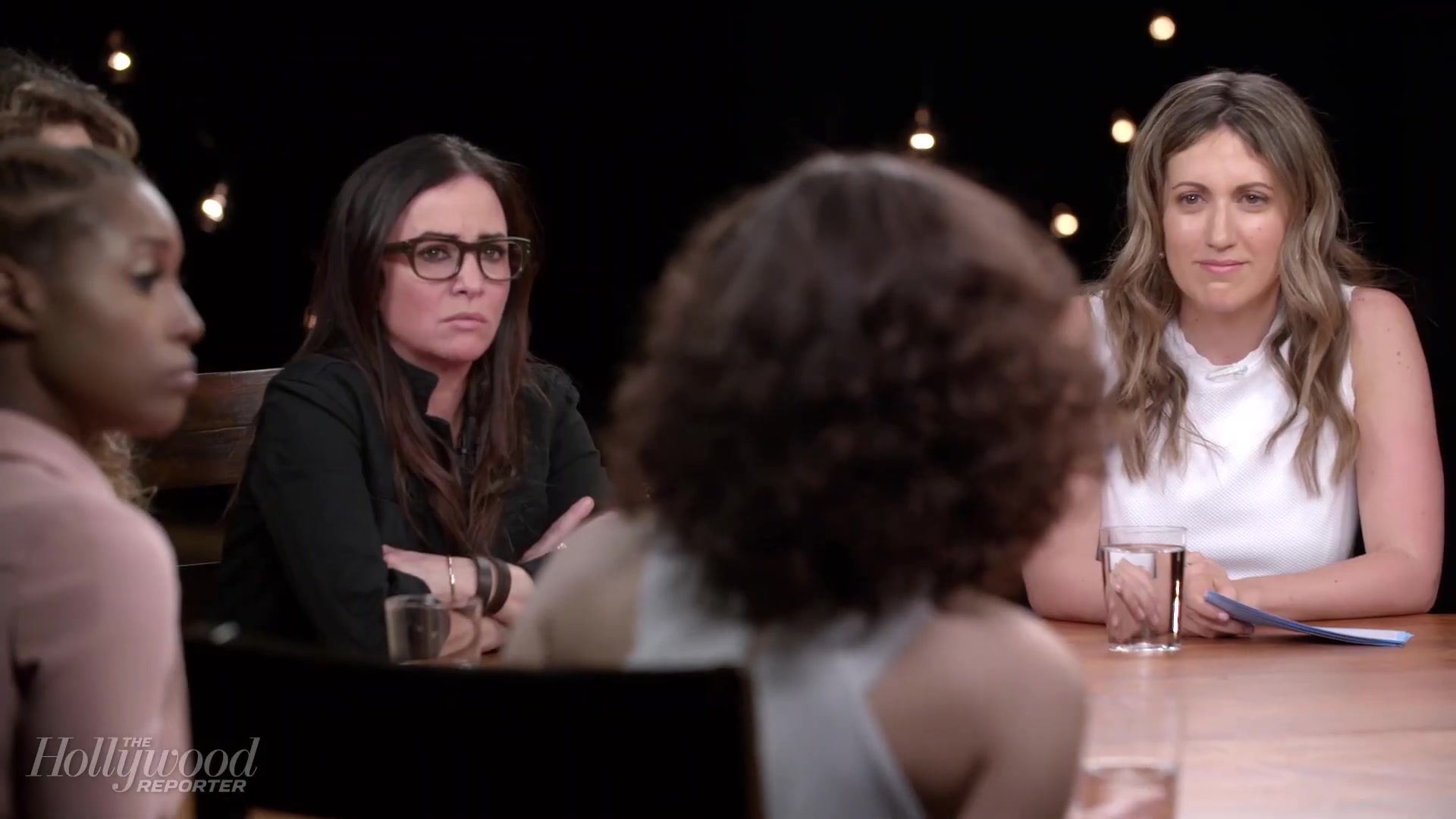 emmyrossumweb_comedyactressroundtable_hollywoodreporter17_002438.jpg