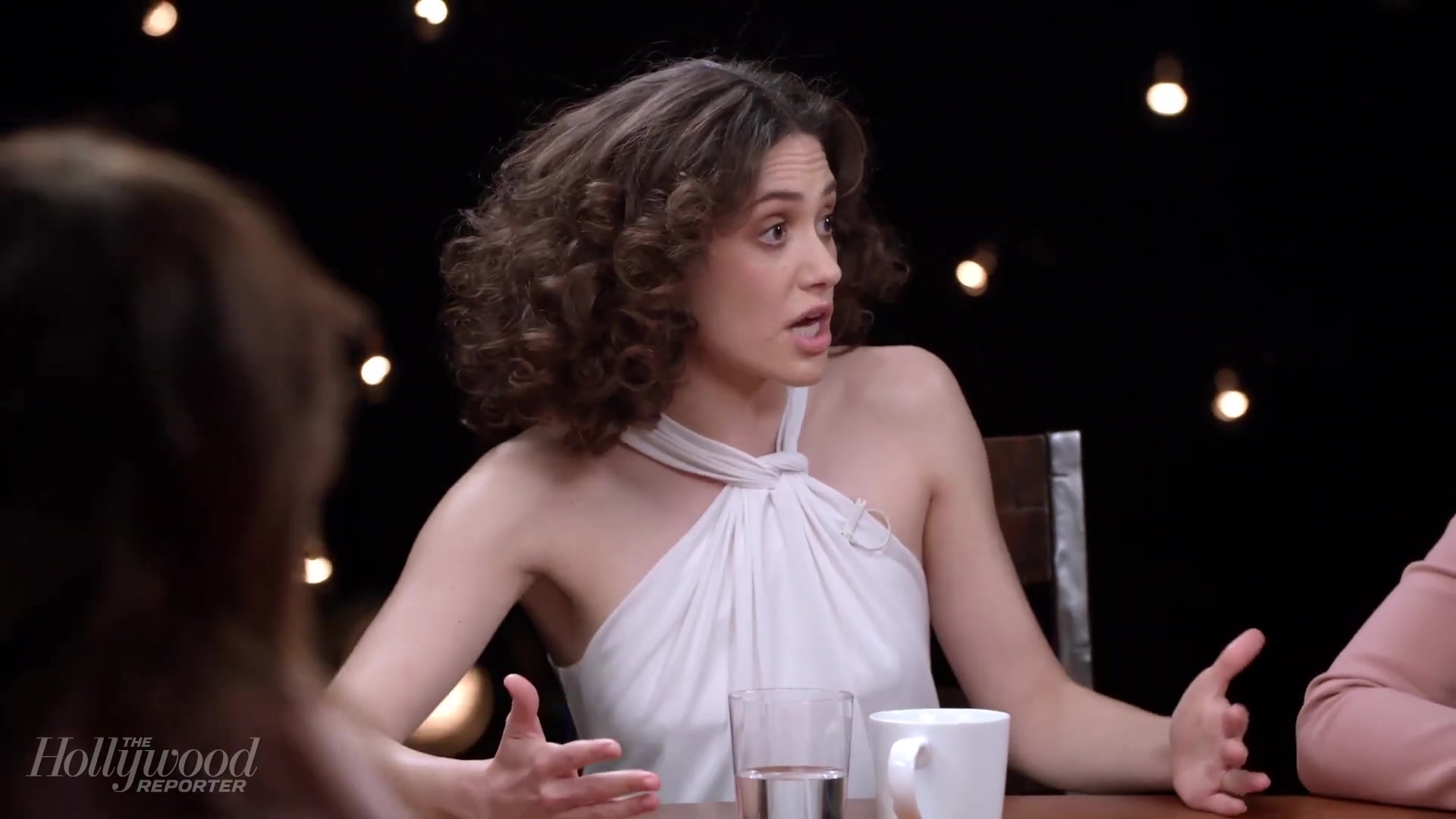 emmyrossumweb_comedyactressroundtable_hollywoodreporter17_002540.jpg