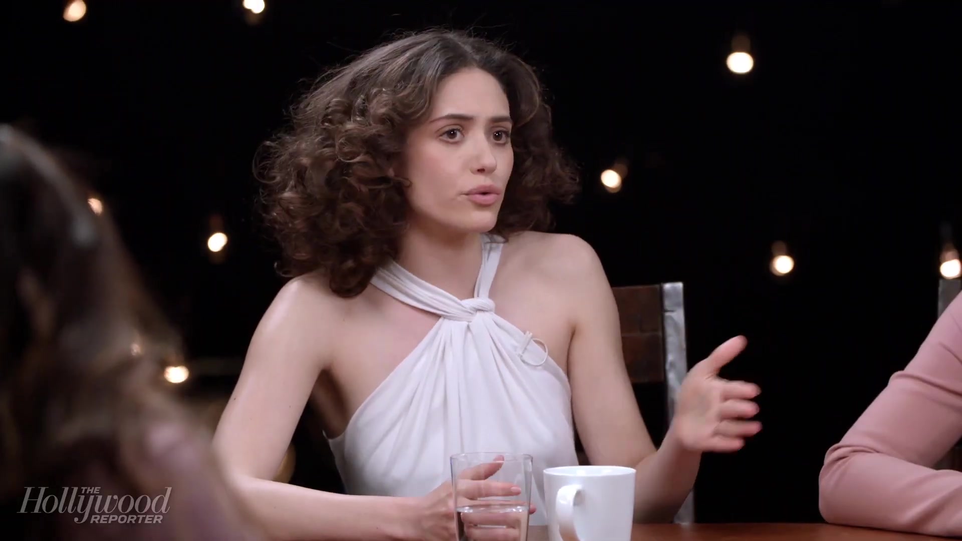emmyrossumweb_comedyactressroundtable_hollywoodreporter17_002566.jpg