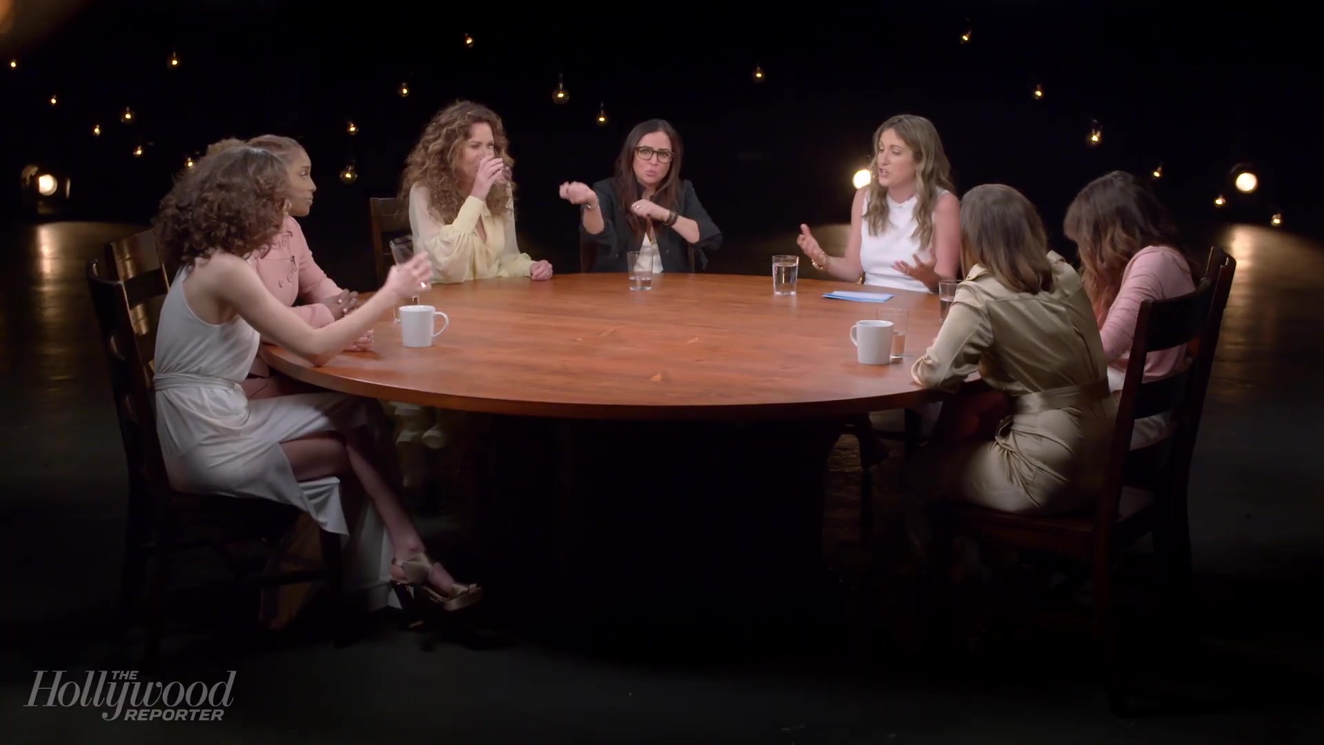 emmyrossumweb_comedyactressroundtable_hollywoodreporter17_002855.jpg