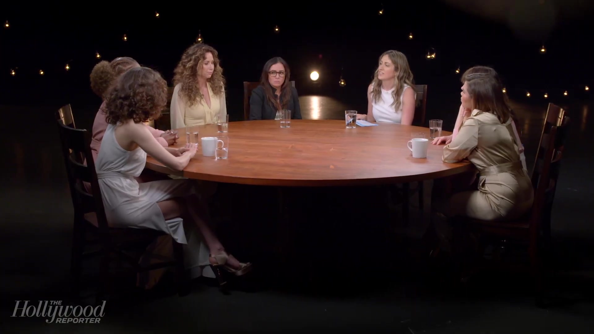 emmyrossumweb_comedyactressroundtable_hollywoodreporter17_002911.jpg