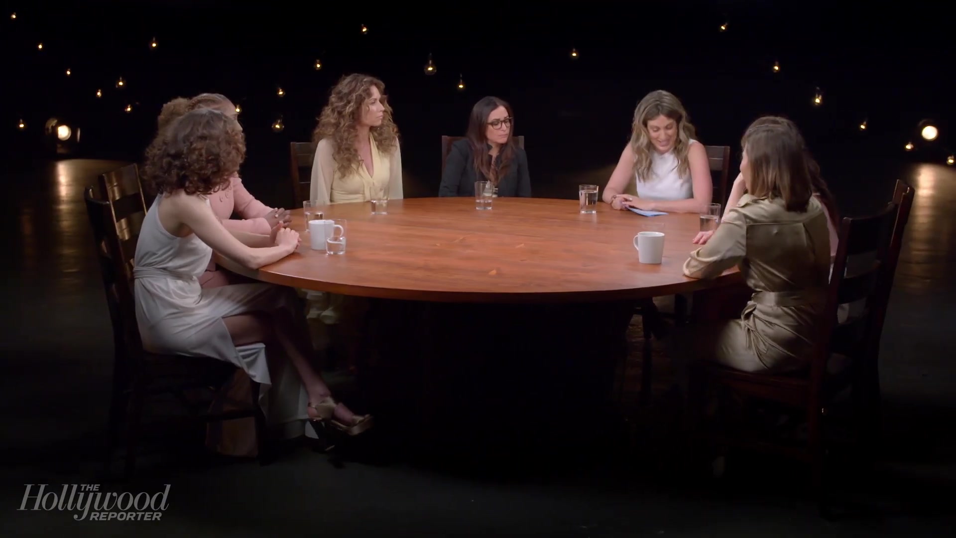 emmyrossumweb_comedyactressroundtable_hollywoodreporter17_002919.jpg
