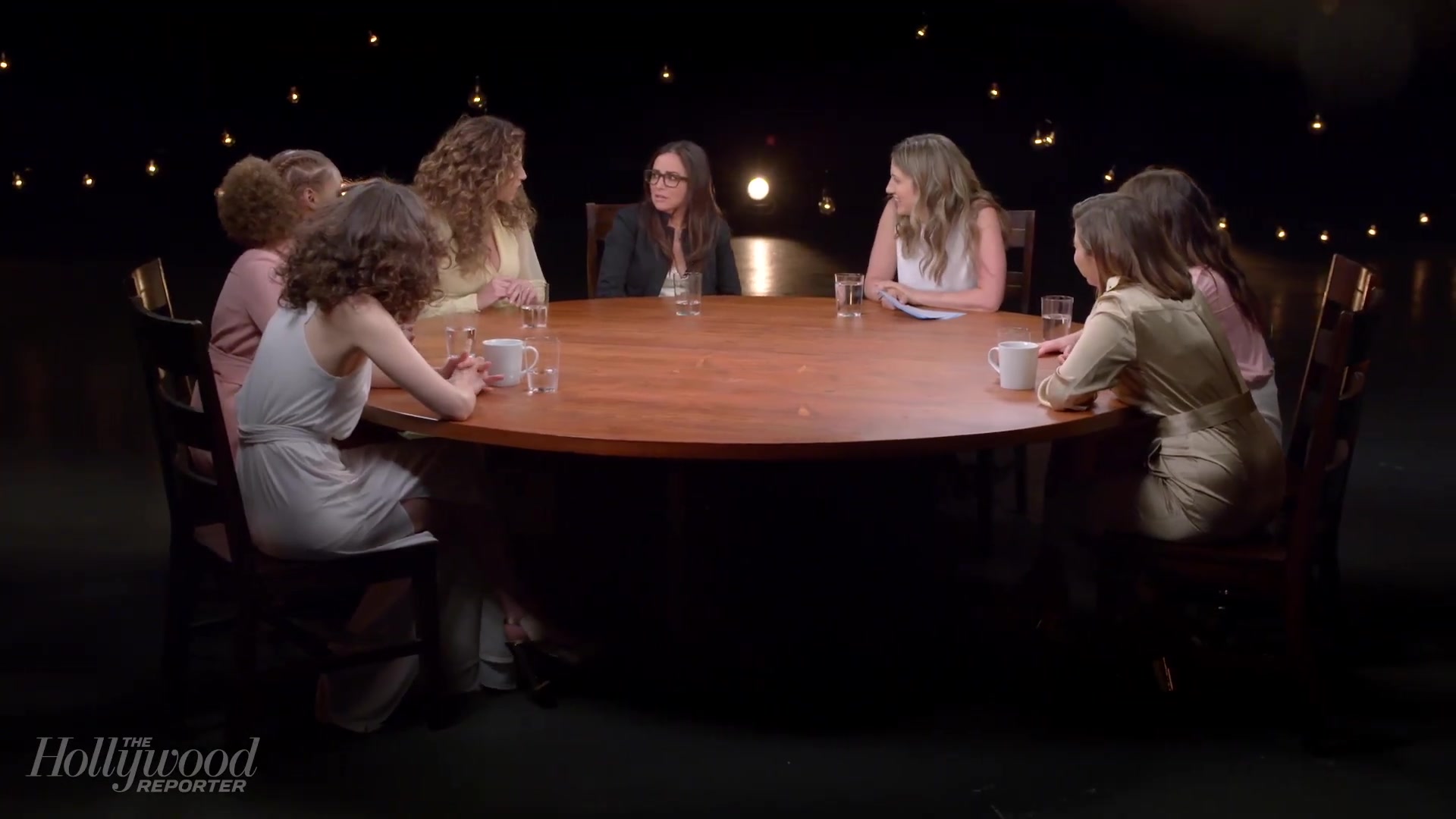 emmyrossumweb_comedyactressroundtable_hollywoodreporter17_003051.jpg
