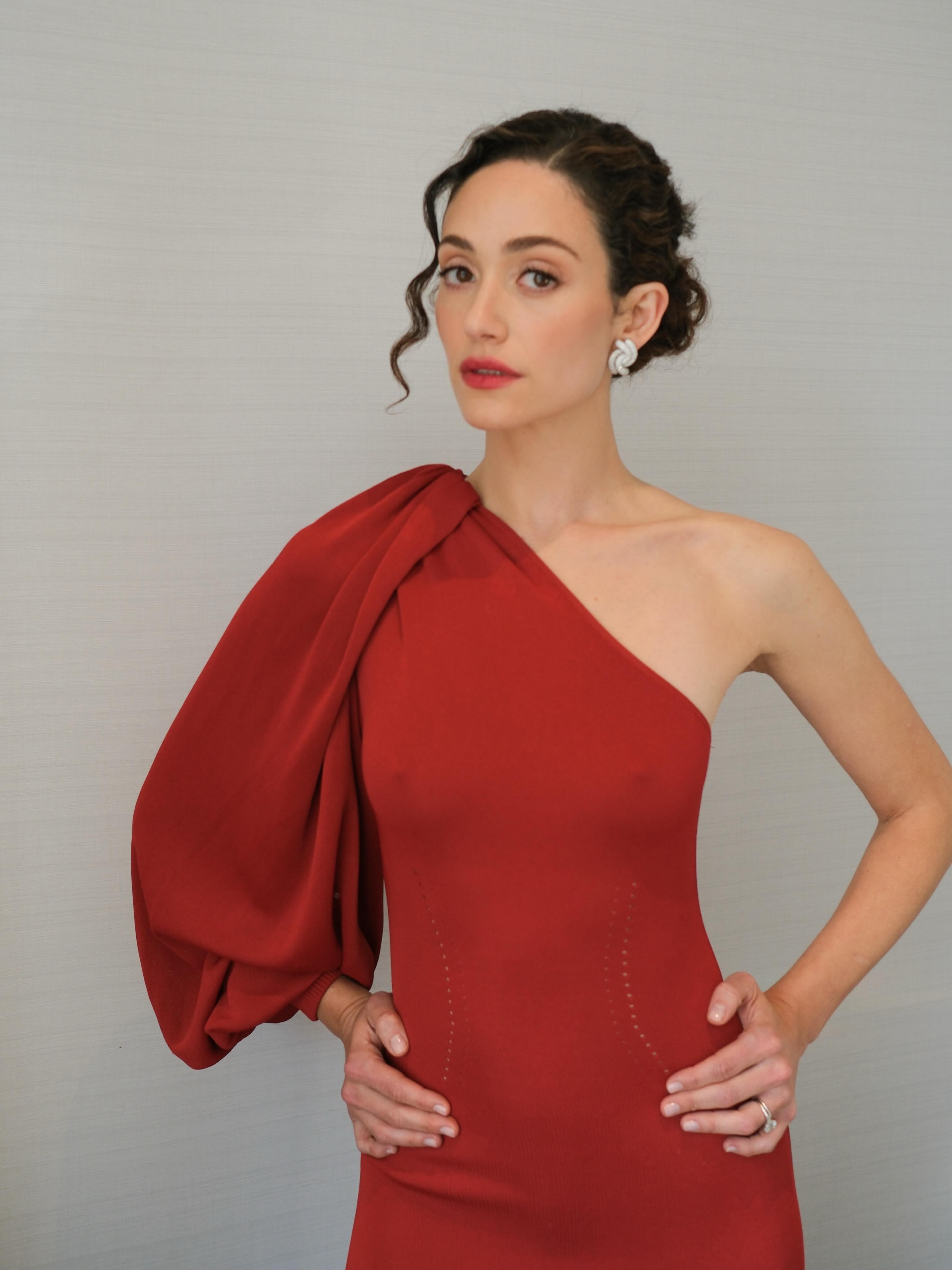 emmyrossumweb_disneyupfront_afterparty_28529~0.jpg