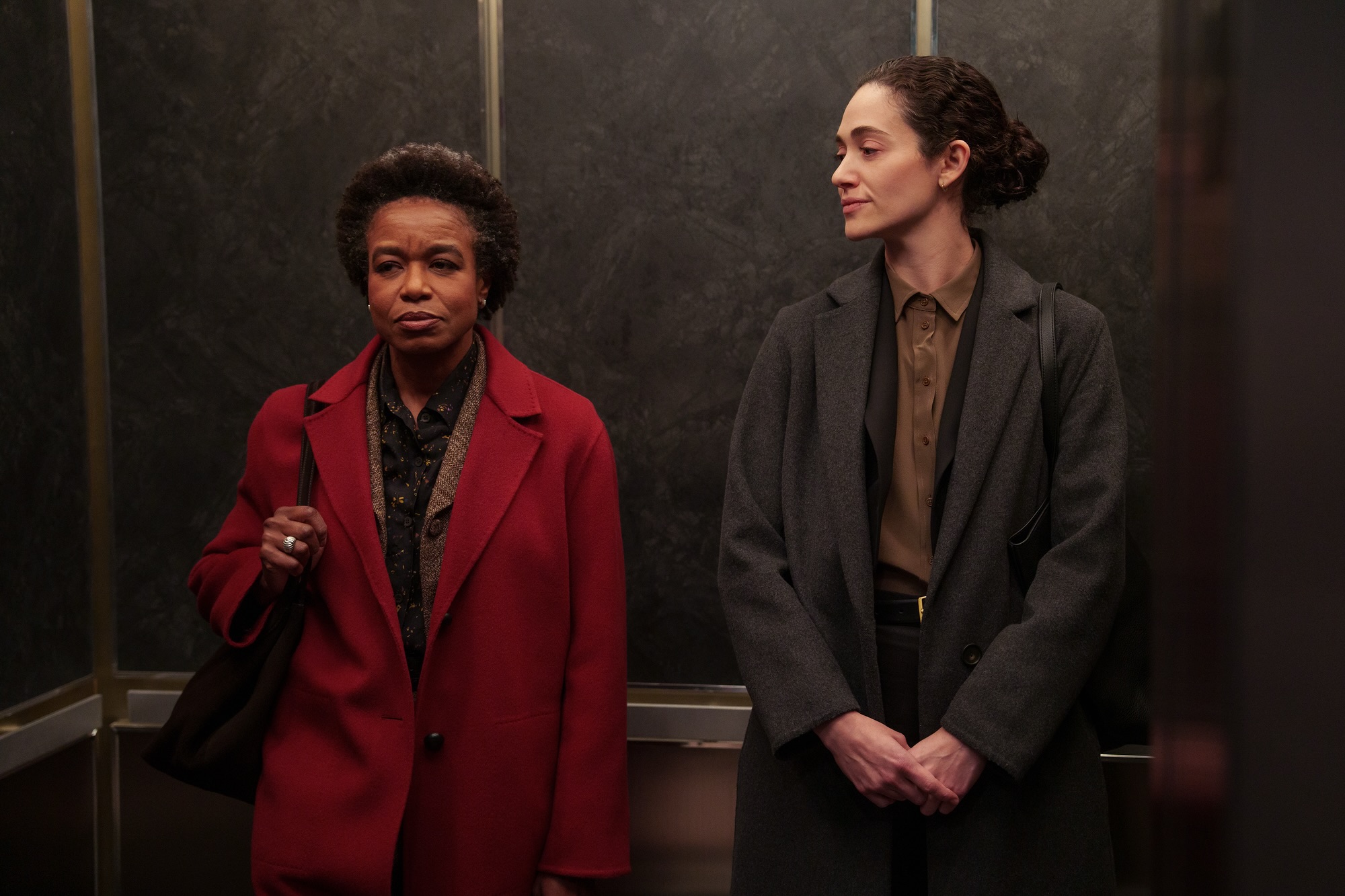 emmyrossumweb_furious_1x05_stills_28229.jpg