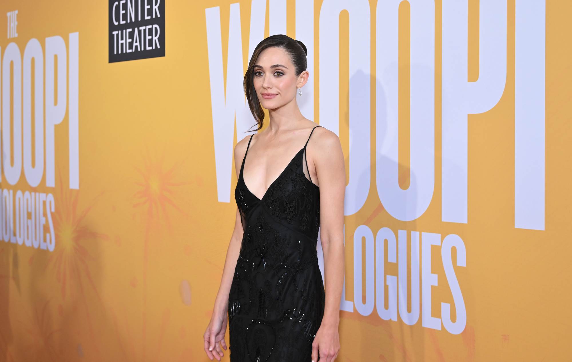 emmyrossumwweb_whoopimonologuesopeningnight_28329.jpg
