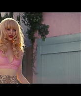 Angelyne_S01E01_Dream_Machine_1080p_ERW_004722.jpg