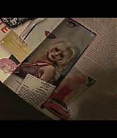 Angelyne_S01E05_Pink_Clouds_1080p_ERW_000327.jpg
