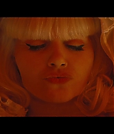 Angelyne_S01E05_Pink_Clouds_1080p_ERW_000897.jpg