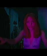 Angelyne_S01E05_Pink_Clouds_1080p_ERW_004000.jpg