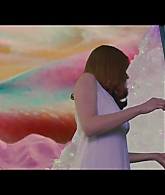 Angelyne_S01E05_Pink_Clouds_1080p_ERW_004341.jpg