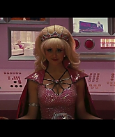 Angelyne_S01E05_Pink_Clouds_1080p_ERW_004471.jpg