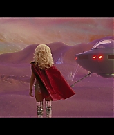 Angelyne_S01E05_Pink_Clouds_1080p_ERW_004681.jpg