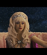 Angelyne_S01E05_Pink_Clouds_1080p_ERW_004820.jpg