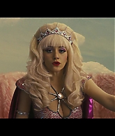 Angelyne_S01E05_Pink_Clouds_1080p_ERW_004910.jpg