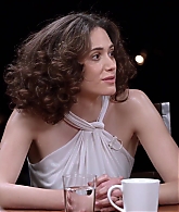 emmyrossumweb_comedyactressroundtable_hollywoodreporter17_001080.jpg