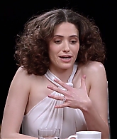 emmyrossumweb_comedyactressroundtable_hollywoodreporter17_001120.jpg