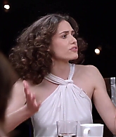 emmyrossumweb_comedyactressroundtable_hollywoodreporter17_002544.jpg