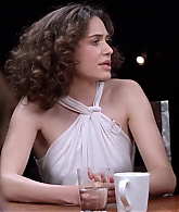 emmyrossumweb_comedyactressroundtable_hollywoodreporter17_002564.jpg