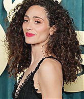 emmyrossumweb_waltdisneyemmyawardscelebration_arrivals_28129.jpg